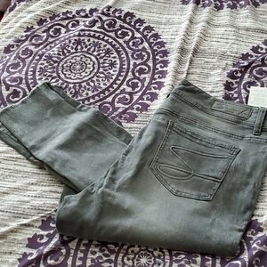 Brand new high rise ankle jeans